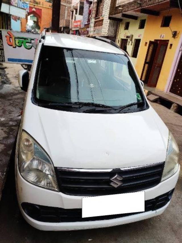 https://images10.gaadi.com/usedcar_image/3662909/original/processed_98e25903-01fa-4e91-bd35-c47d92665836.jpg?imwidth=6400