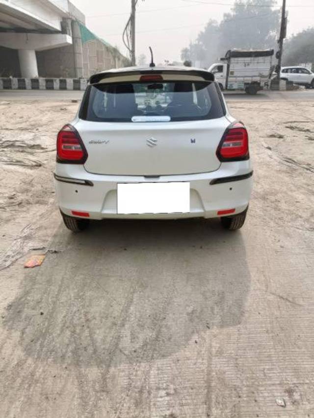 https://images10.gaadi.com/usedcar_image/3663129/original/processed_b402f4e1-abc3-4dc5-8b07-8ba5e3597965.jpg?imwidth=6402