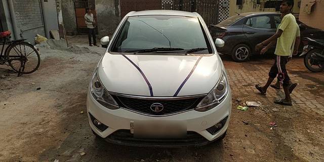 https://images10.gaadi.com/usedcar_image/3663388/original/02__VCC_1812815_94_1698902118.jpg?imwidth=6400