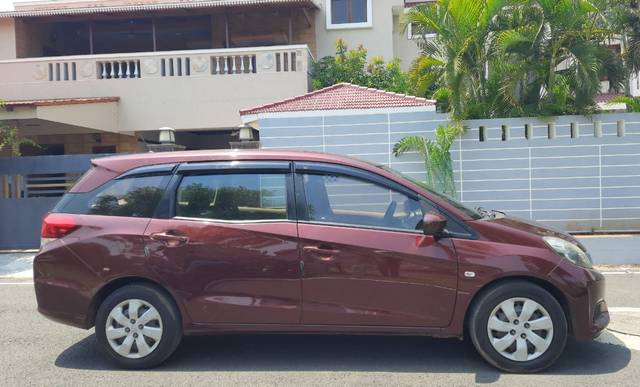 https://images10.gaadi.com/usedcar_image/3663421/original/img2911176__used_car_2911176_1699509335.jpg?imwidth=6401