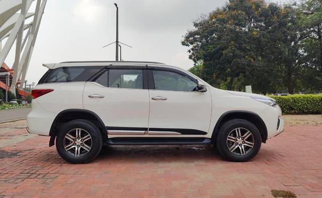 https://images10.gaadi.com/usedcar_image/3663484/original/img2911204__usedcar_whatsappimage2023_10_07at123315pm_1_copy_78131699510996_1699511085.jpeg?imwidth=6401