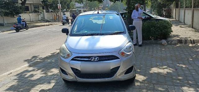 https://images10.gaadi.com/usedcar_image/3663493/original/02__VCC_1812816_94_1698903364.jpg?imwidth=6401