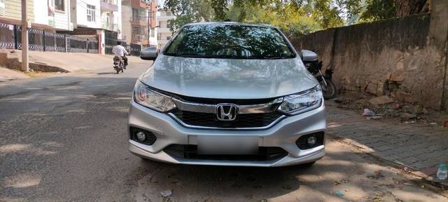 https://images10.gaadi.com/usedcar_image/3663497/original/02__VCC_1812824_94_1698905297.jpg?imwidth=6401