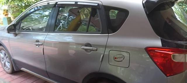 https://images10.gaadi.com/usedcar_image/3663509/original/processed_df0affd6-7853-4750-8aaf-e5869a58ab5d.jpg?imwidth=6400