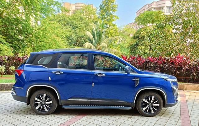 https://images10.gaadi.com/usedcar_image/3663529/original/processed_img2911233__used_car_2911233_1699512478.jpg?imwidth=6401