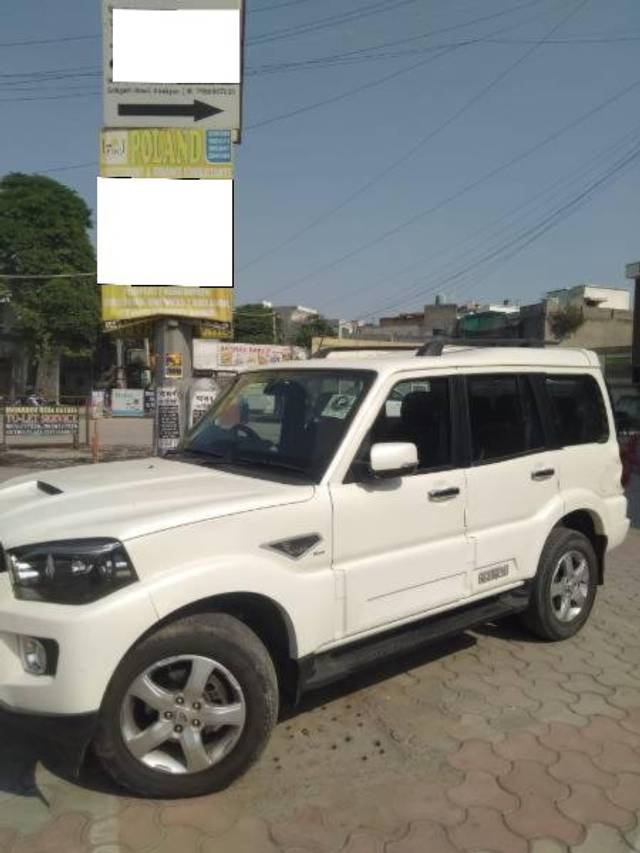 https://images10.gaadi.com/usedcar_image/3663678/original/processed_ecf9d410-c97a-45b0-b160-c83cda3fd8ab.jpg?imwidth=6400