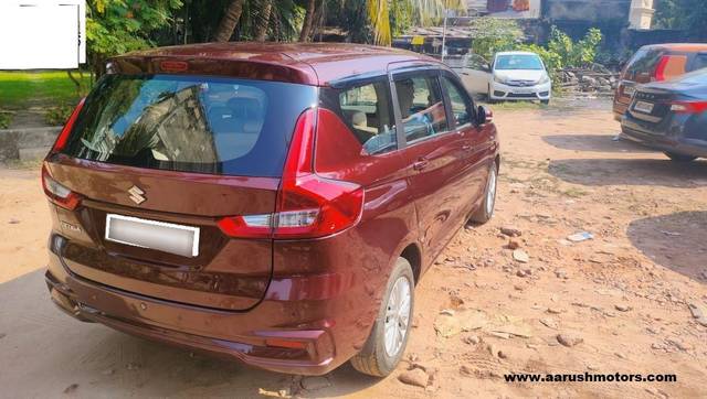 https://images10.gaadi.com/usedcar_image/3663706/original/processed_img2911369__usedcar_whatsappimage2023_12_02at124212pm_1__2911369_1701511531.jpg?imwidth=6402