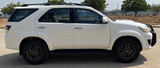 https://images10.gaadi.com/usedcar_image/3663716/original/img2911374__usedcar_9_2911374_1699514821.jpg?imwidth=6401