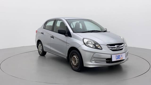 https://images10.gaadi.com/usedcar_image/3663758/original/6c0b9649-e2d5-4071-a0b9-f6e283a93416__46.jpg?imwidth=6400