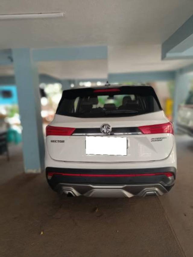 https://images10.gaadi.com/usedcar_image/3664067/original/processed_eb0f5f19-67dc-4ec1-aab8-87ea66f263b5.jpg?imwidth=6401