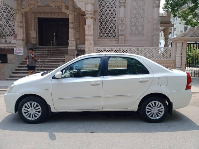 https://images10.gaadi.com/usedcar_image/3664106/original/processed_img2911692__used_car_2911692_1699518397.jpg?imwidth=6401