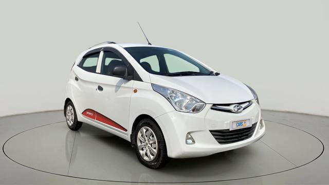 https://images10.gaadi.com/usedcar_image/3664132/original/slot__1-7-Exterior-12441759747-368931c7287f4a4eae9d596b18d03e51-Exterior-7.jpg?imwidth=6400