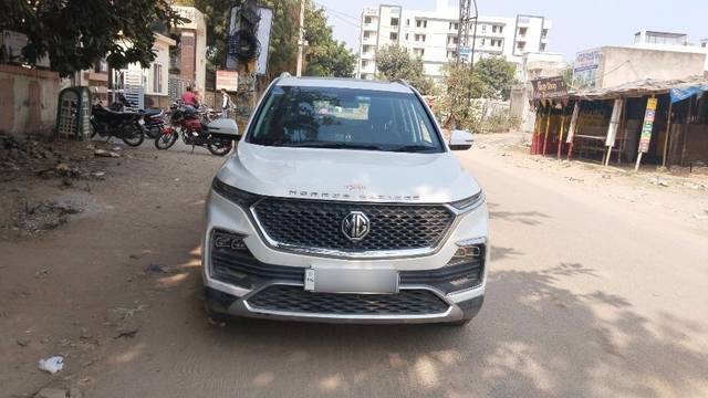 https://images10.gaadi.com/usedcar_image/3664228/original/02__VCC_1812918_94_1698914303.jpg?imwidth=6400
