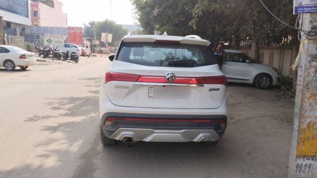 https://images10.gaadi.com/usedcar_image/3664228/original/02__VCC_1812918_96_1698914355.jpg?imwidth=6402