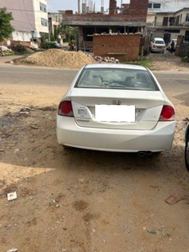 https://images10.gaadi.com/usedcar_image/3664262/original/processed_bbed0efa-e346-4fb5-bdae-9486f0c5a754.jpeg?imwidth=6402