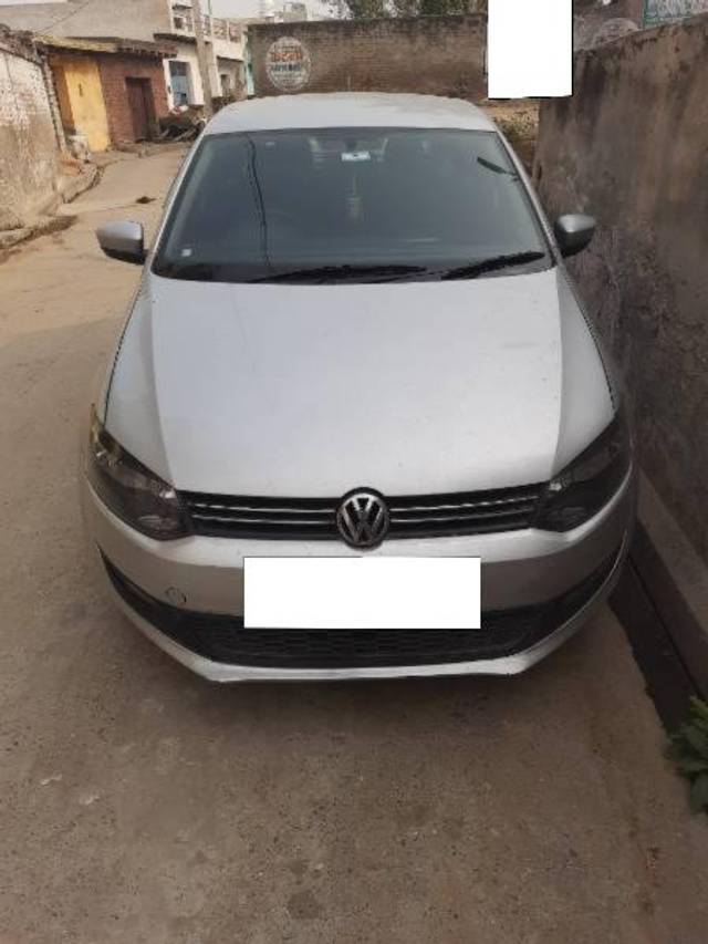 https://images10.gaadi.com/usedcar_image/3664273/original/processed_ce7d2896-ad9d-4d79-a107-964dfee9d16f.jpg?imwidth=6402