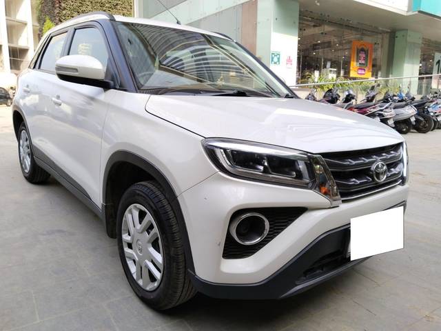 https://images10.gaadi.com/usedcar_image/3664276/original/processed_img2911785__used_car_2911785_1699523219.jpg?imwidth=6400