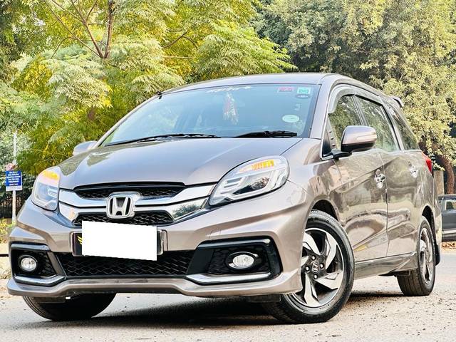 https://images10.gaadi.com/usedcar_image/3664400/original/processed_img2911858__used_car_2911858_1699526963.jpg?imwidth=6402