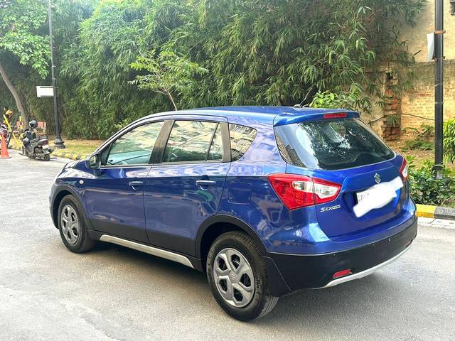 https://images10.gaadi.com/usedcar_image/3664496/original/processed_img2911914__used_car_2911914_1699529806.jpg?imwidth=6402
