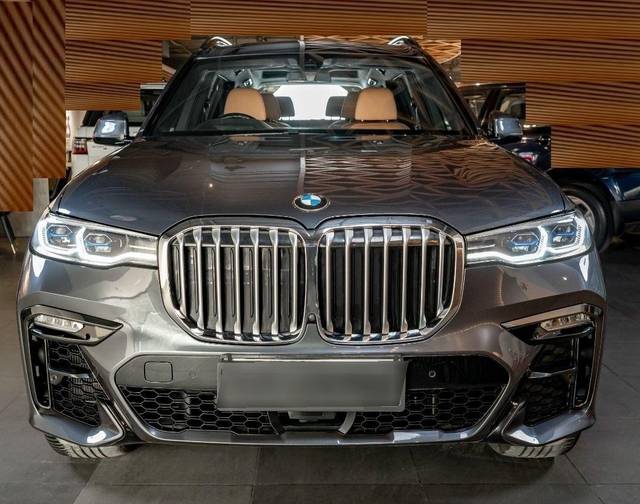 https://images10.gaadi.com/usedcar_image/3664519/original/processed_img2911923__usedcar_5837e0a3_50a9_4713_b045_831ee3c0870e_117901699530355_1699530392.jpg?imwidth=6400