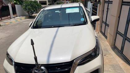 Toyota Fortuner 2.8 2WD MT Toyota Fortuner 2.8 2WD MT