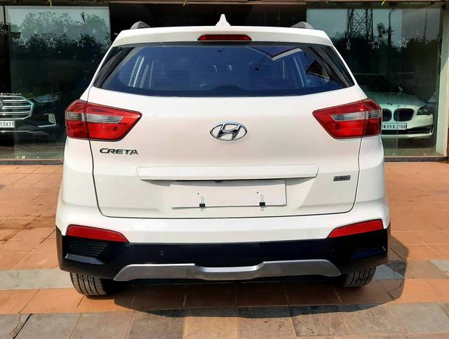 https://images10.gaadi.com/usedcar_image/3664583/original/processed_img2911965__used_car_2911965_1699532619.jpg?imwidth=6402