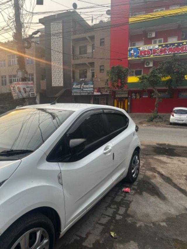 https://images10.gaadi.com/usedcar_image/3664626/original/processed_d1ae7906-2d22-4426-b16e-cc2942362b03.jpeg?imwidth=6400