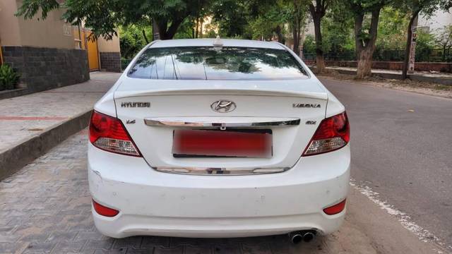 https://images10.gaadi.com/usedcar_image/3664647/original/processed_d5a5c5bf-01ef-4c9c-bfff-89ae8f7da161.jpg?imwidth=6401