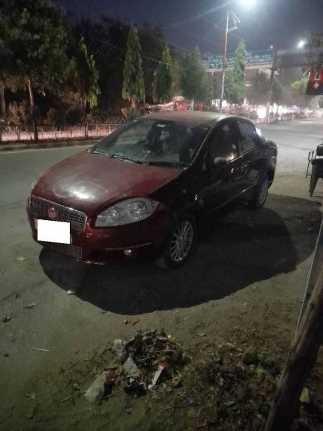https://images10.gaadi.com/usedcar_image/3664667/original/processed_39d7311f-8814-406c-89ab-40f66e925c8e.jpg?imwidth=6402