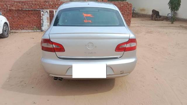 https://images10.gaadi.com/usedcar_image/3664690/original/processed_23b23f6a-5ab8-4fe2-92e6-f4a46fab28d3.jpg?imwidth=6401
