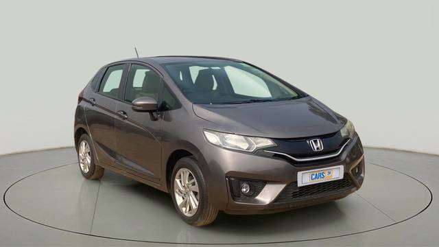 https://images10.gaadi.com/usedcar_image/3664865/original/slot__1-7-Exterior-11920158734-06a64ad211a24114aab485bce7faa357-Exterior-7.jpg?imwidth=6400