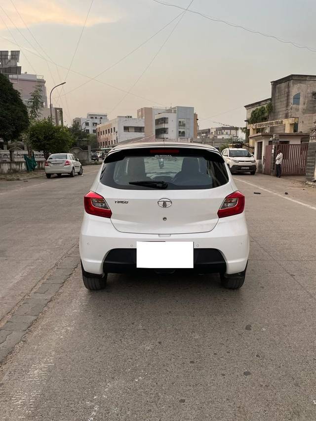 https://images10.gaadi.com/usedcar_image/3664904/original/processed_img2912125__used_car_2912125_1699613175.jpg?imwidth=6401