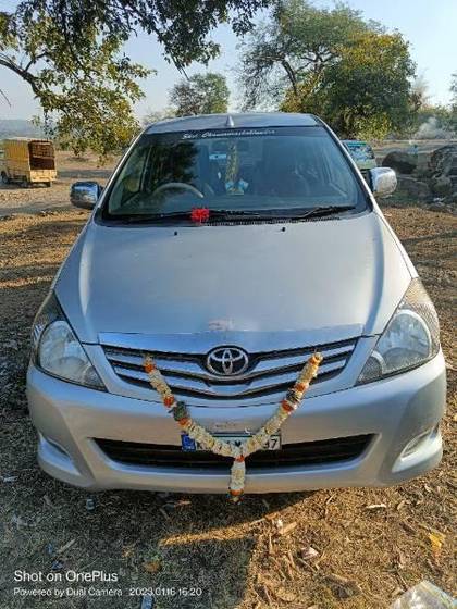 Toyota Innova 2.5 G (Diesel) 7 Seater BS III Toyota Innova 2.5 G (Diesel) 7 Seater BS III