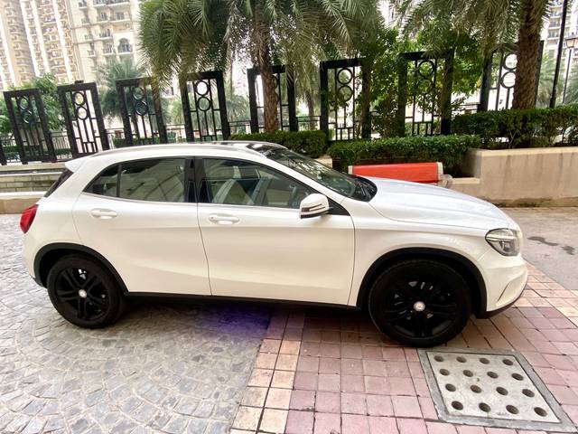 https://images10.gaadi.com/usedcar_image/3665032/original/img2912145__used_car_2912145_1699548265.jpg?imwidth=6401