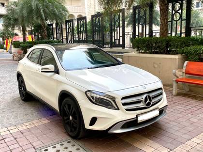 Mercedes-Benz GLA 4MATIC Mercedes-Benz GLA 4MATIC