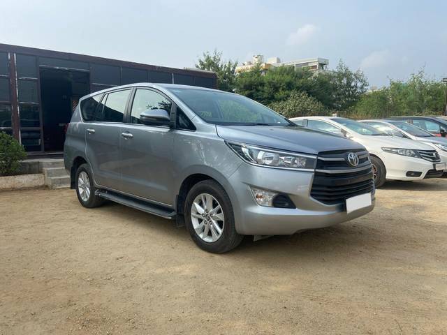 https://images10.gaadi.com/usedcar_image/3665188/original/processed_img2912165__used_car_2912165_1699559115.jpg?imwidth=6400