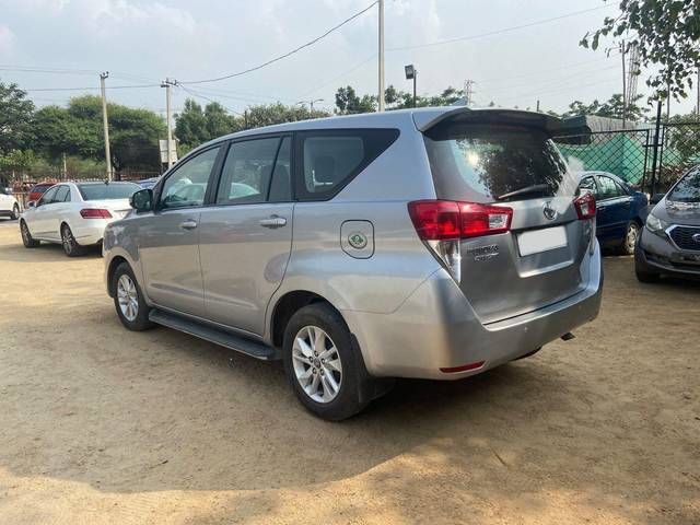 https://images10.gaadi.com/usedcar_image/3665188/original/processed_img2912165__used_car_2912165_1699559123.jpg?imwidth=6402
