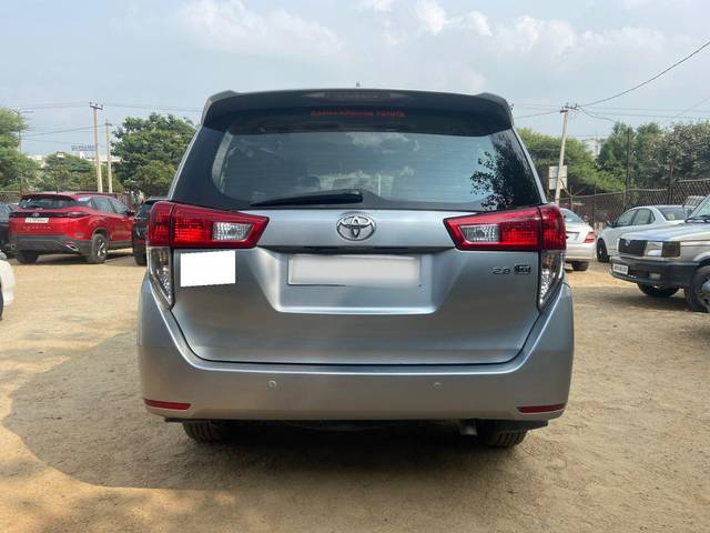 https://images10.gaadi.com/usedcar_image/3665188/original/processed_img2912165__used_car_2912165_1699559125.jpg?imwidth=6401