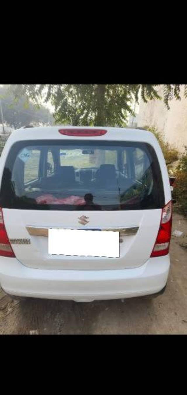 https://images10.gaadi.com/usedcar_image/3665249/original/processed_a38be376-6168-4ed1-bbec-355b0f2bcf01.jpg?imwidth=6400
