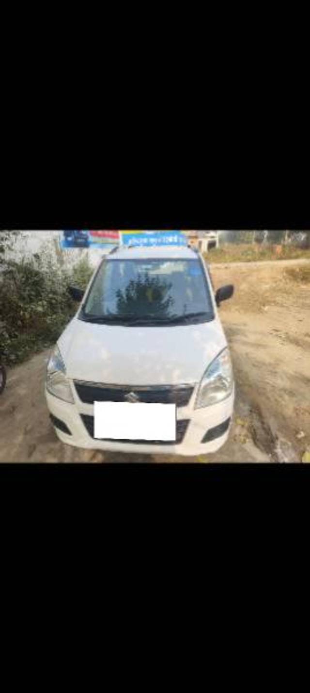 https://images10.gaadi.com/usedcar_image/3665249/original/processed_a6dd7e35-68b0-403b-a7ae-2e1387affb3d.jpg?imwidth=6401