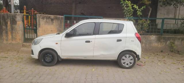 https://images10.gaadi.com/usedcar_image/3665320/original/processed_fe61ae20-95b0-4fd9-8758-9c55ed26a1ac.jpg?imwidth=6402