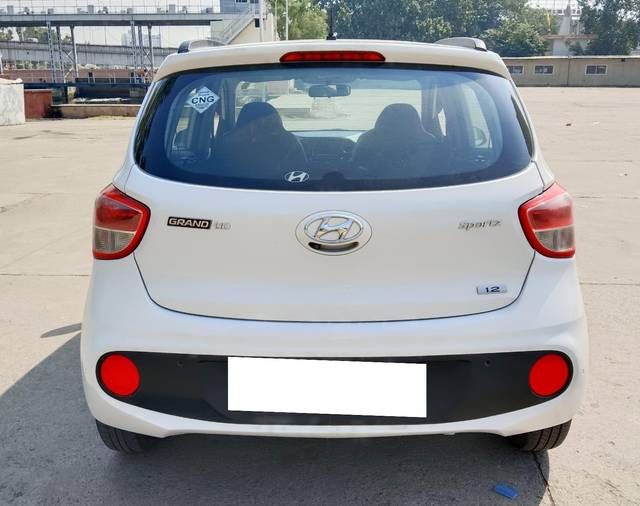 https://images10.gaadi.com/usedcar_image/3665332/original/processed_img2912207__used_car_2912207_1699595983.jpg?imwidth=6402