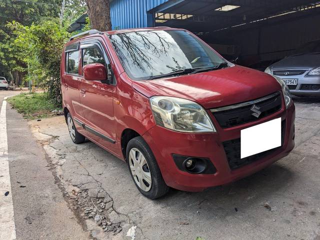 https://images10.gaadi.com/usedcar_image/3665350/original/processed_img2912211__used_car_2912211_1699588285.jpg?imwidth=6400