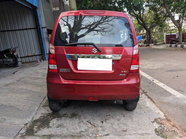 https://images10.gaadi.com/usedcar_image/3665350/original/processed_img2912211__used_car_2912211_1699588287.jpg?imwidth=6402