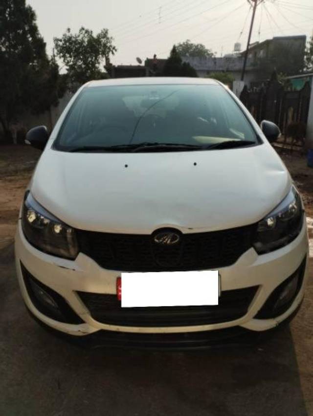 https://images10.gaadi.com/usedcar_image/3665372/original/processed_c5c6ea1e-45a1-4611-8926-6b3d39270935.jpg?imwidth=6402