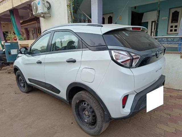 https://images10.gaadi.com/usedcar_image/3665456/original/processed_bef3e847-b52f-41e6-987c-d1613659ded8.jpg?imwidth=6401