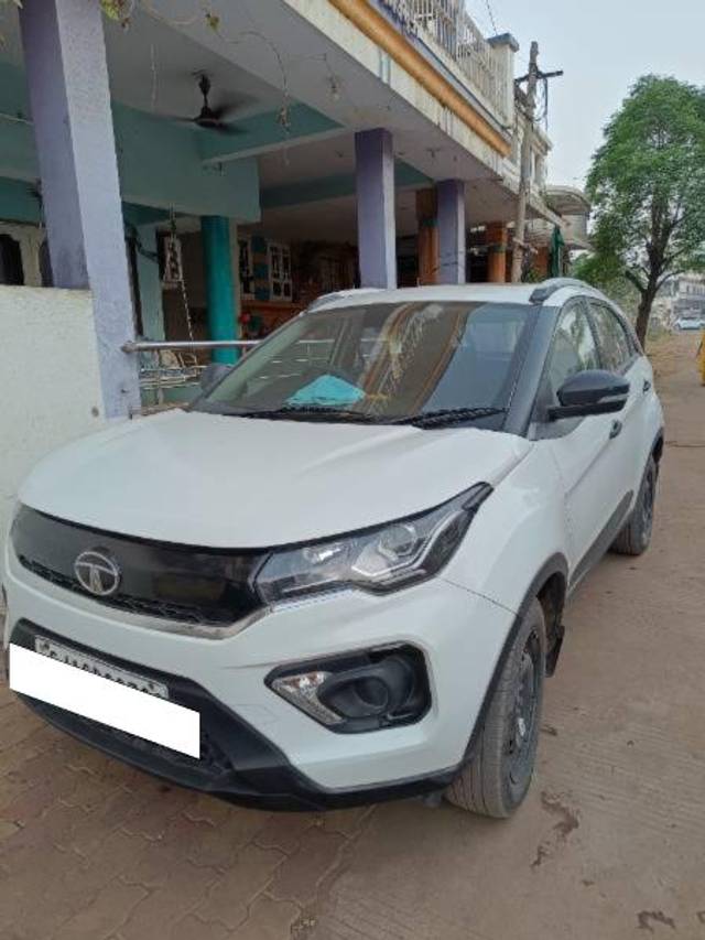 https://images10.gaadi.com/usedcar_image/3665456/original/processed_f1fa3f3d-f665-4ab3-9ccb-223d2278ea37.jpg?imwidth=6402