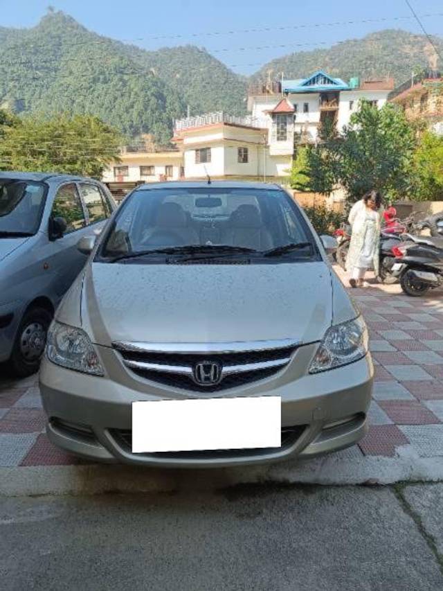 https://images10.gaadi.com/usedcar_image/3665522/original/processed_d4b7d0a6-6a03-40b8-b62d-169721569fc2.jpg?imwidth=6401