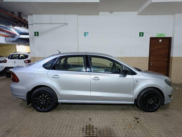 https://images10.gaadi.com/usedcar_image/3665558/original/processed_img2912279__usedcar_img_20230828_wa0139_27821699598598_1699598748.jpg?imwidth=6401