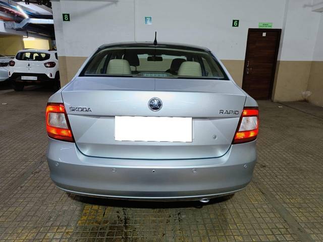 https://images10.gaadi.com/usedcar_image/3665558/original/processed_img2912279__usedcar_img_20230828_wa0151_27821699598598_1699598749.jpg?imwidth=6402